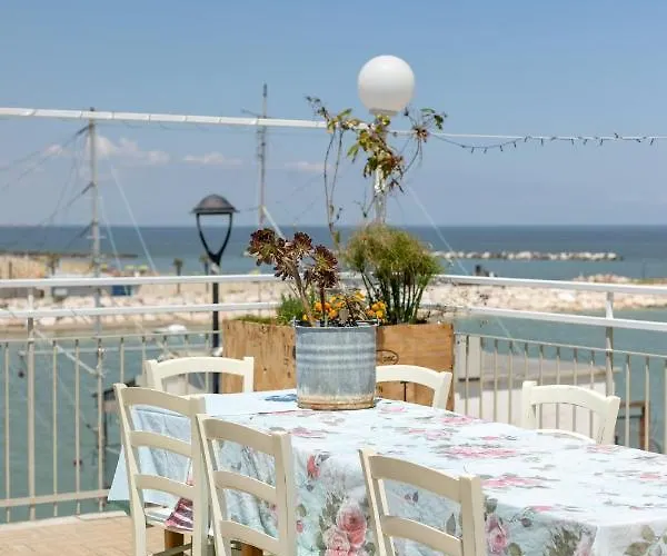 La Casa Di Petra Hotel